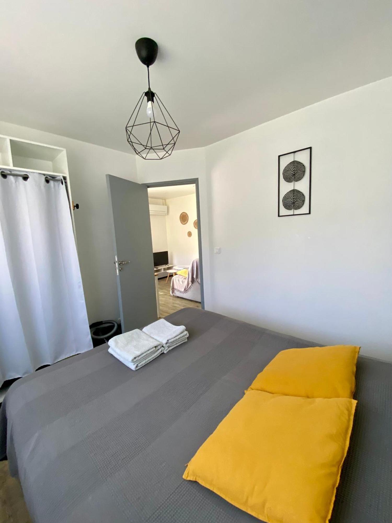 La Petite Maison Robion en Luberon Habitación foto
