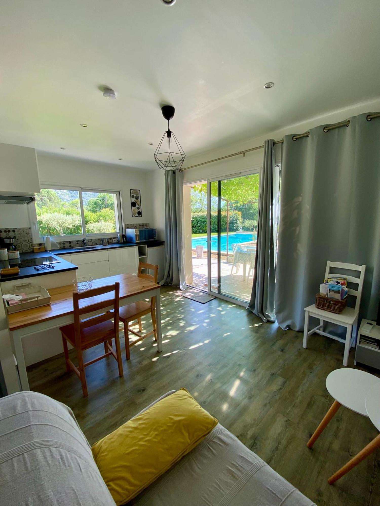 La Petite Maison Robion en Luberon Habitación foto